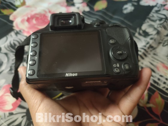 Nikon D3400 with 35mm prime lense